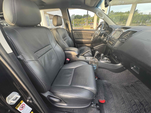 Toyota Hilux SW4 3.0 SRV 4X4 7 LUGARES 16V TURBO INTERCOOLER DIESEL 4P AUTOMÁTICO