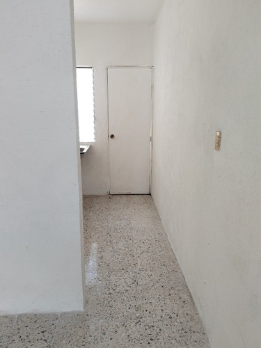 Casa De Un Piso Con 2 Habitaciones Muy Bien Ubicada