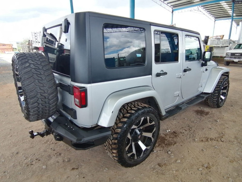 Imagen 7 de 13 de Jeep Wrangler Sahara 2009