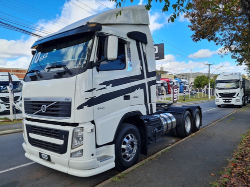 Imagem 5 de 16 de Volvo Fh 440 Trucado 6x2 2010 Automatico Susp Molas C/ar