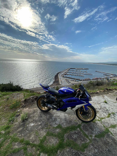 Yamaha R6