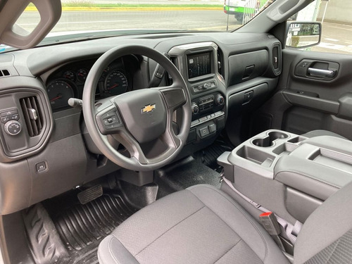 Imagen 2 de 12 de Chevrolet Silverado Reg Cab 2020