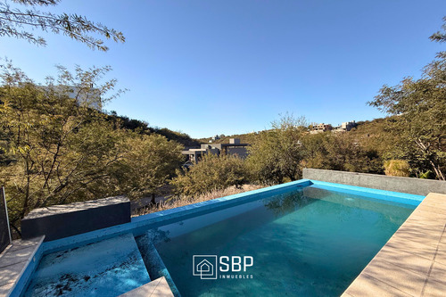 Se Vende Casa | Country La Deseada | Seguridad 24hs | 350 M2