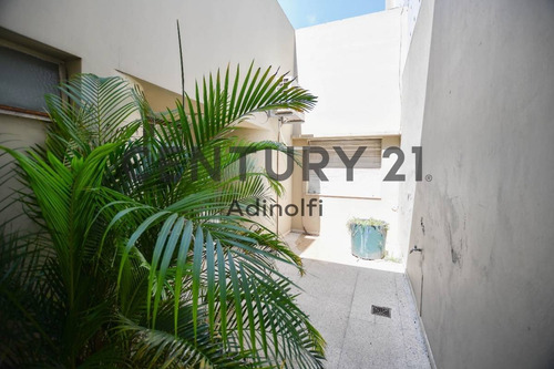 Imagen 14 de 30 de Calle 55 E/ Diag. 74 Y 14 - Casa En Venta Con Pileta Y Parque -