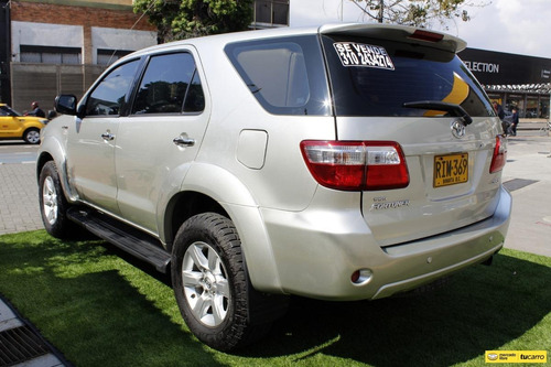Imagen 5 de 25 de Toyota Fortuner Sr5