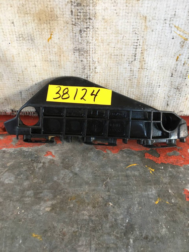 Guia De Fascia Delantera Toyota Yaris 2017-2018 38124