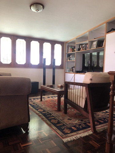 Venta De Casa En Urb Prados Del Este, Mcpio Baruta, Caracas. Mr
