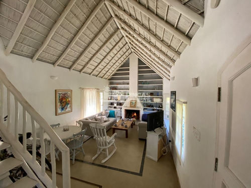 Hermosa Casa En Rincón Del Indio - Ref: 510