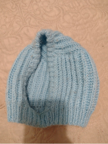 Gorrito Tejido A Mano Para Bebé. Talla 1-2 Años. Azul Cielo