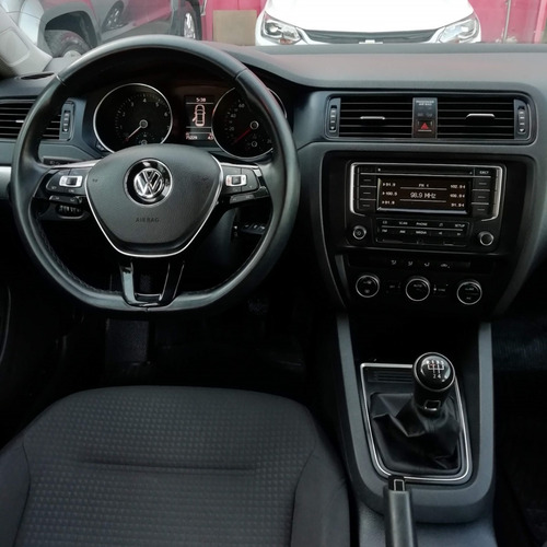 Imagen 13 de 15 de Volkswagen Vento 2.0 Advance Summer 2015