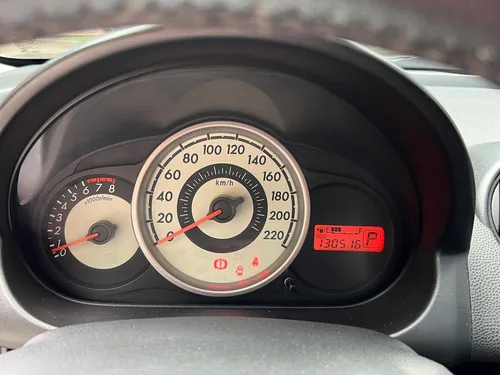 Mazda 2 1.5 Hatchback Automático 2010