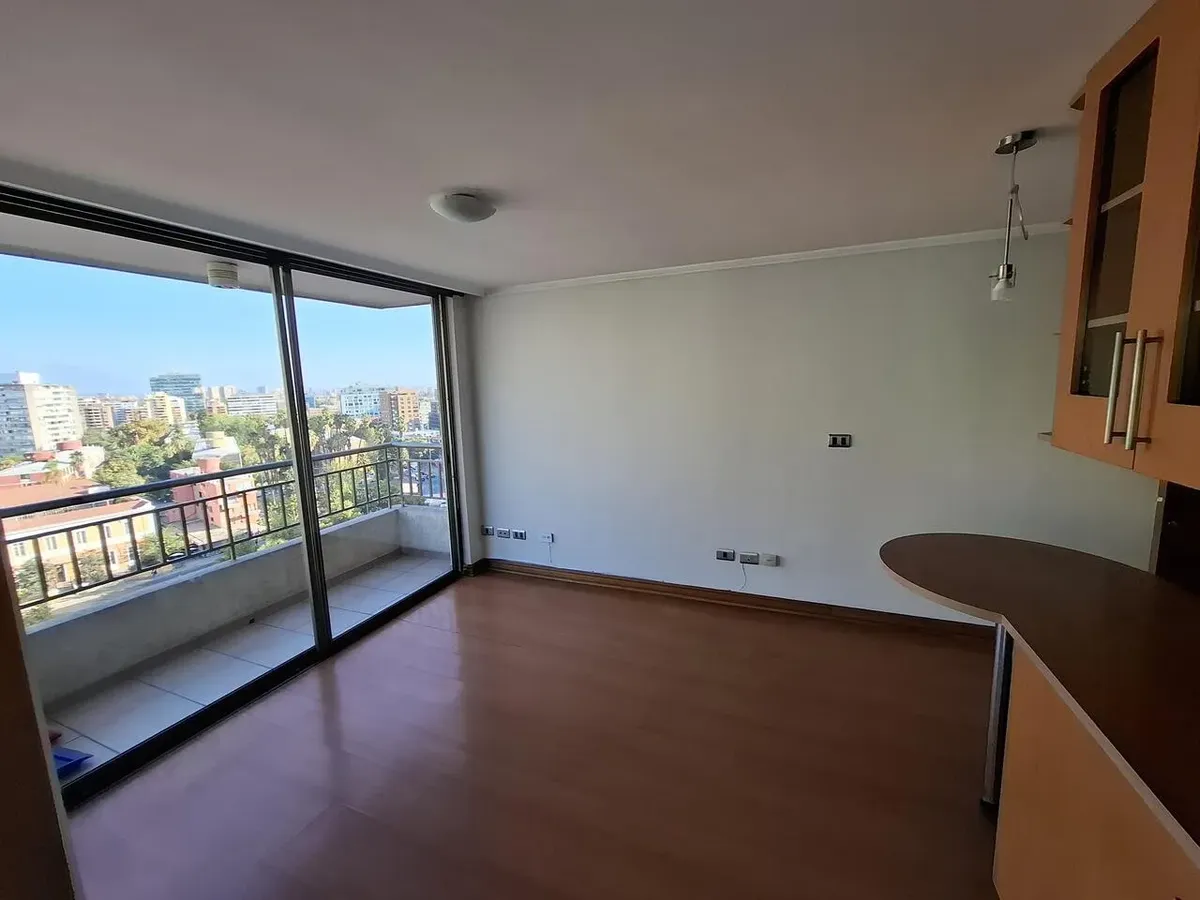 Imagen 4 de 25 de Se Arrienda Departamento Antonio Bellet Providencia
