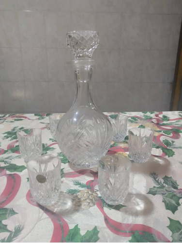 Licorera En Cristal  Con 6 Vasos Pequeños