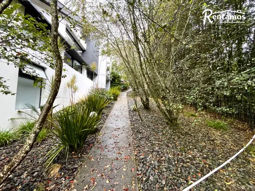 Casa En Venta En Alto Del Escobero. Cod V775211