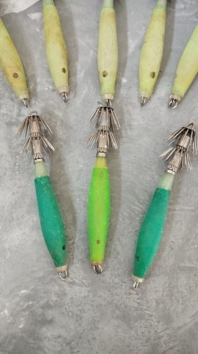 18 Anzuelos Potera Para Calamar, Verde Y Amarillo (Usado)
