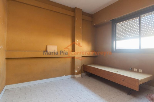Venta De Lindisima Casa Y Local Abajo Con Garage, Jardin Y Pileta