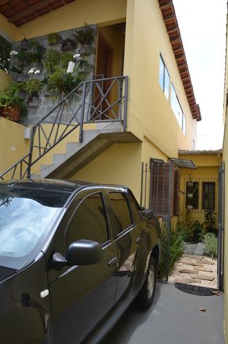 Imagem 1 de 14 de Linda Casa Com Jardins E Salão De Festa !