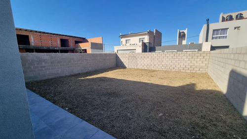 Alquiler | Casa | 2 Dormitorios | Capitán Bermúdez | Barrio Terranova