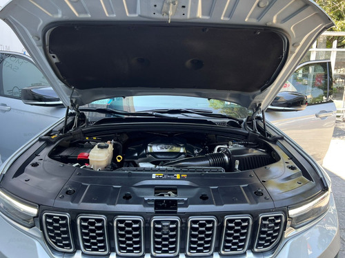 Jeep Grand Cherokee Summit 4x4 V8