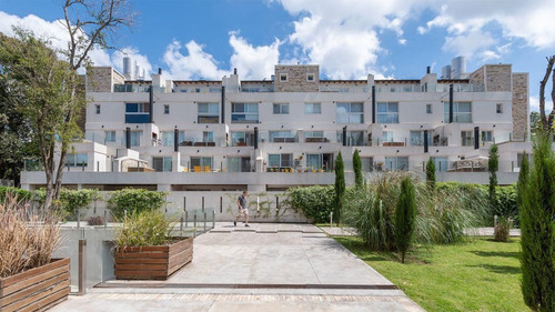 Main Park - Cochera - Jardin - Jacuzzi