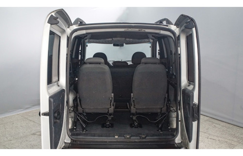 Fiat Doblo 1.8 MPI ESSENCE 7L 16V FLEX 4P MANUAL