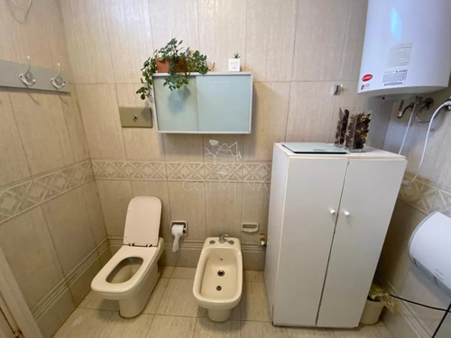 Gran Propedad En Venta En El Centro De San Carlos! Casa De 3 Plantas, Con Local Comercial!