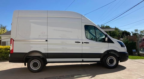 Imagen 10 de 14 de Ford Transit 2.2 Tdi Furgon Medio Techo Elevado 350m 0kmmy22