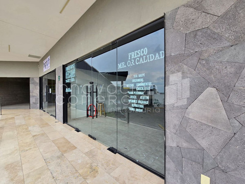 Local Comercial En Renta En Epic Center Zakia, Con Medio Baño