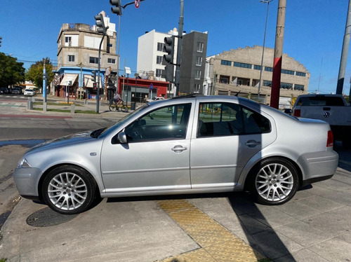 Volkswagen Bora 1.8 Highline T 180cv 2011