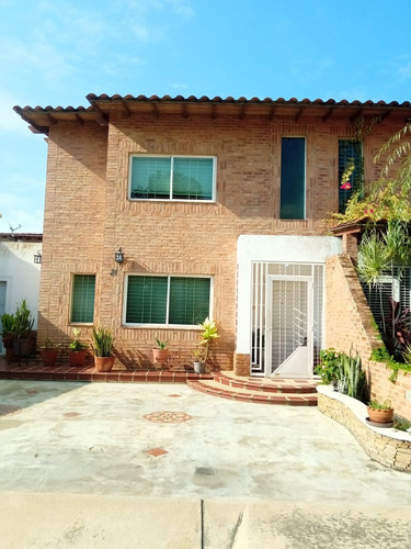 Venta Town House En Conjunto Residencial Las Trinitarias, San Diego. Plth-254