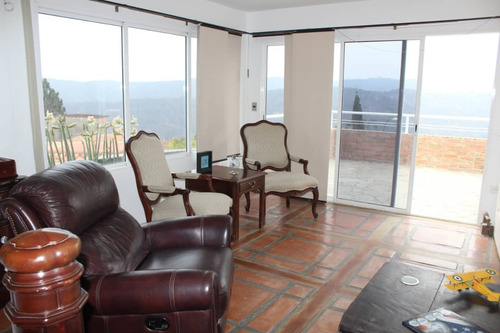 Extraordinaria Casa Ubicada En Bosques De La Lagunita, Del Municipio El Hatillo.