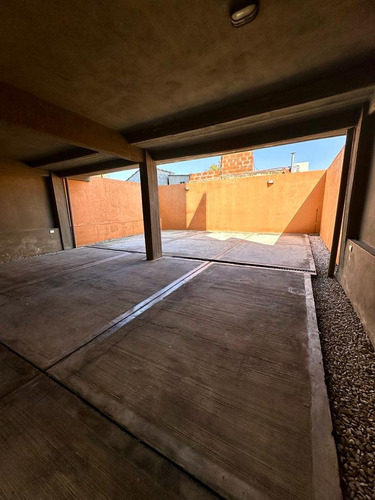 Duplex En Alquiler De 3 Ambientes Con Cochera En Berazategui Centro