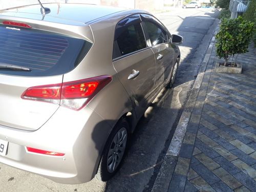 Imagem 3 de 15 de Hyundai Hb20 2019 1.6 Comfort Plus Flex Aut. 5p