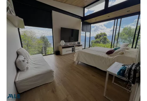 Una Casa Espectacular(mls#249327)