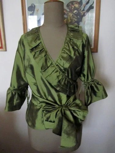 Camisa De Taftan Verde Musgo  Con Lazo Y Volados Talle Small