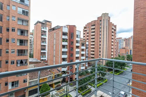 Edificio En Venta En Laureles. Cod V18067