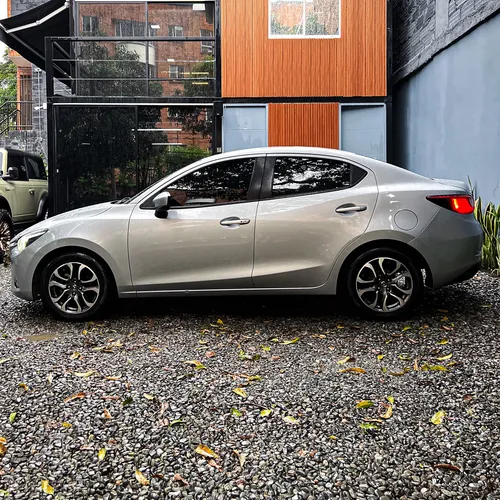 Mazda 2 Grand Touring LX