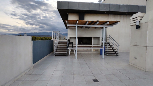 Imagen 11 de 15 de Departamento De Categoria Barrio Bombal Godoy Cruz