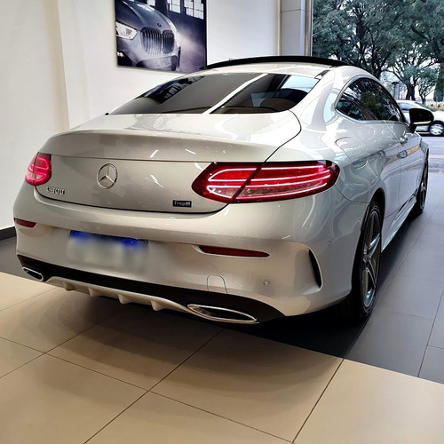 Imagen 4 de 8 de Mercedes Benz C300 Coupe