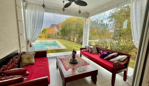 Casa En Alquiler Con Muebles En Castores, Nordelta