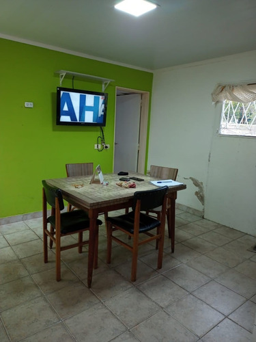 Imagen 2 de 15 de Casa De 3 Ambientes Sobre Gran Lote En El Barrio Dorrego A 1 Cuadra De La Av. Colón