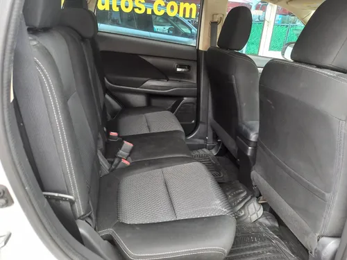 Mitsubishi Outlander 2.4 Se Cvt