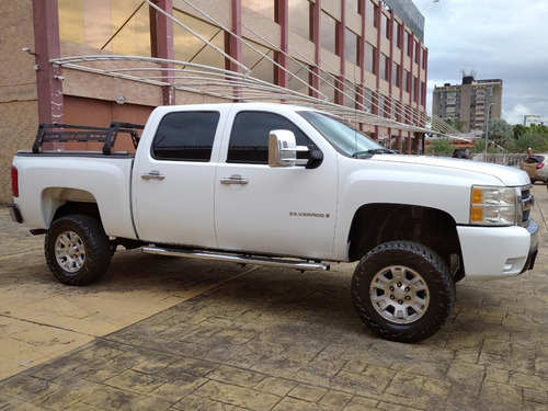 Imagen 8 de 17 de Chevrolet Silverado Ls 4x2 - Automatica