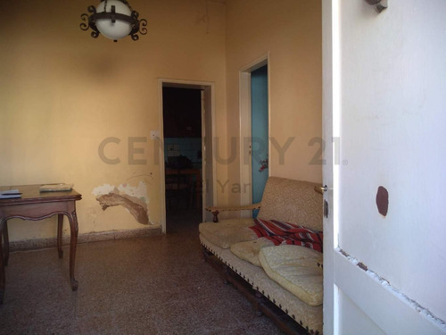 Venta Casa En San Antonio De Areco Con Amplio Terreno - Excelente Ubicacion