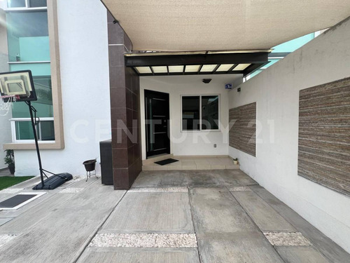 Venta De Casa En El Refugio Residencial