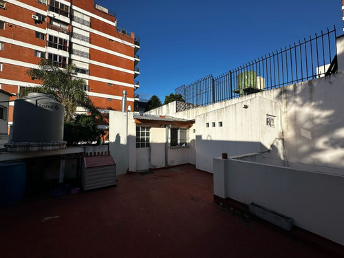 Venta| Casa De 6 Amb Desarrollada En Dos Plantas C/patio, Jardín C/parrilla Y Gran Terraza|saavedra