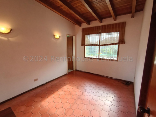 En Venta Hermosa Casa Con Anexo Y Amplio Jardín En Santa Paula