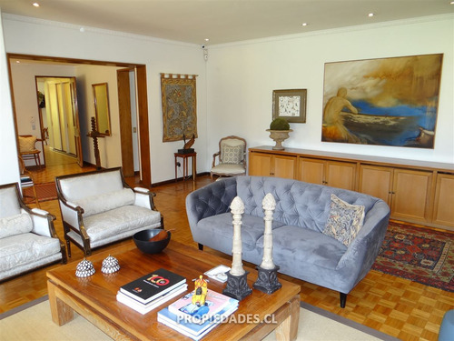 Casa En Venta De 4 Dorm. En Las Condes