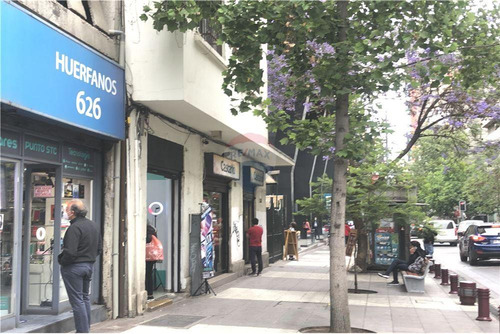 ¡estacionamiento En El Centro De Santiago!