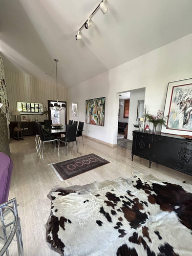 Tibisay Rojas Vende Hermosa Casa En Urbanizaciòn Guataparo Country Club   Cod. 219257